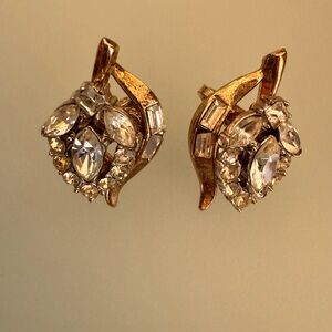 Vintage Trifari Clip-on Rhinestone Earrings